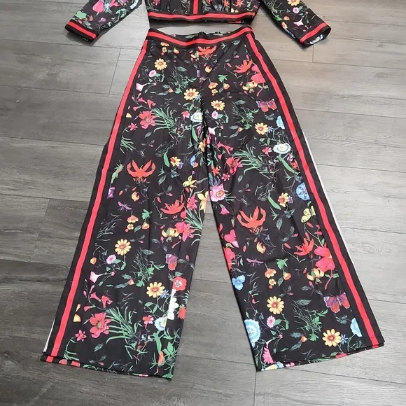 Fashion Nova Black Floral 2 piece pants  with crop top size S - Picture 4 of 11